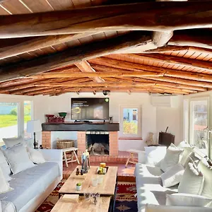 3-bedroom-cascais-apt.hotels-lisbon-portugal.com/