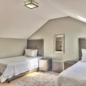 Heritage Square Apartment